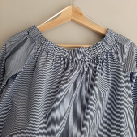 LORD & TAYLOR Bell Sleeve Top Scoop / Off Shoulder Blue & White Stripe Sz XS - Picture 3 of 14
